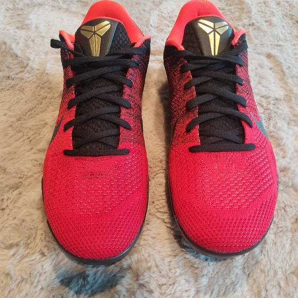 Nike (Kobe Bryant) signature shoe Red & Black (brand new) size 12